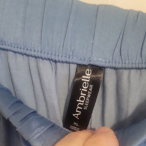 Ambrielle 2pc SzXL Grey,blue PJ set. Top spagetti strap & shorts elastic waist - Picture 4 of 6